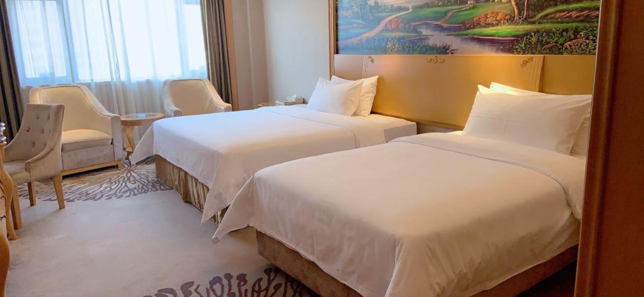 Vienna Hotel Foshan Airport Esterno foto