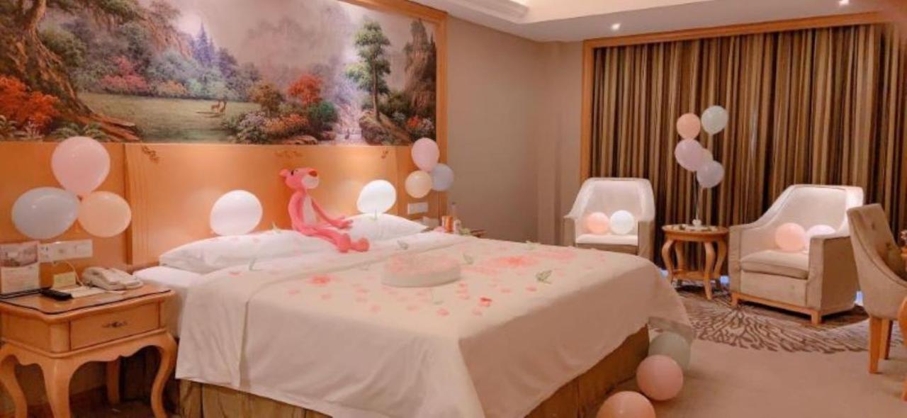 Vienna Hotel Foshan Airport Esterno foto